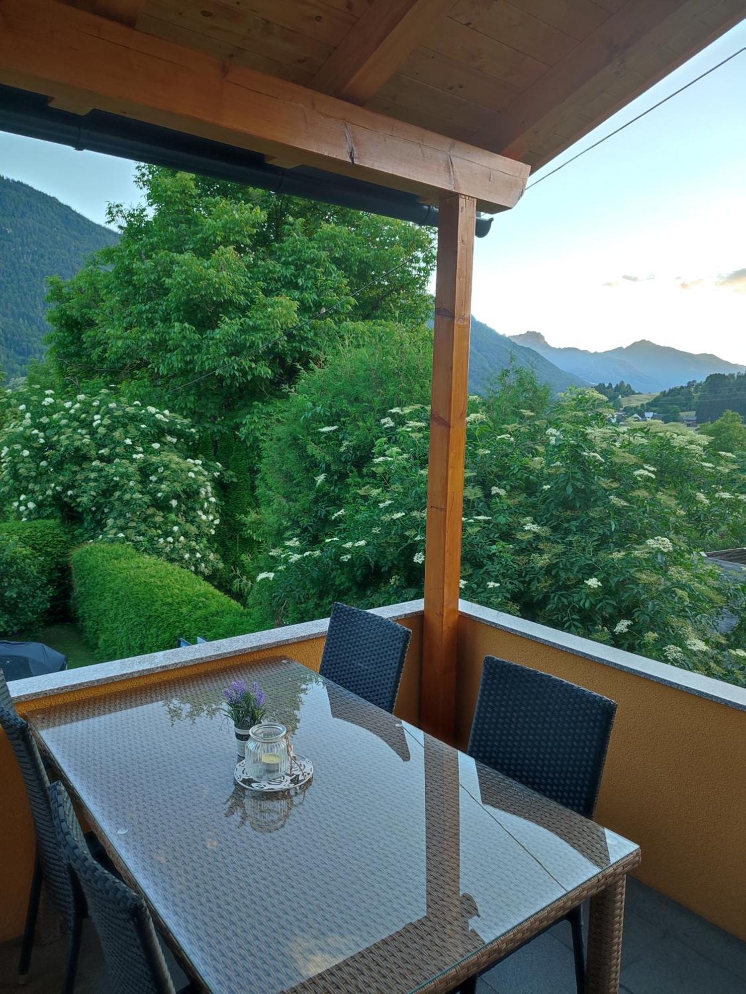 Berg & See Appartements Hermagor-Pressegger See Rum bild